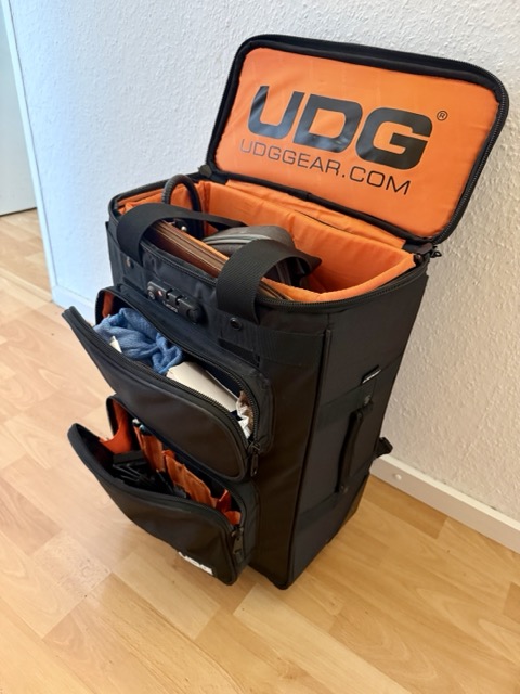 Meine Erfahrungen mit dem UDG Ultimate Producer Backpack Trolley als mobiler Hochzeits DJ