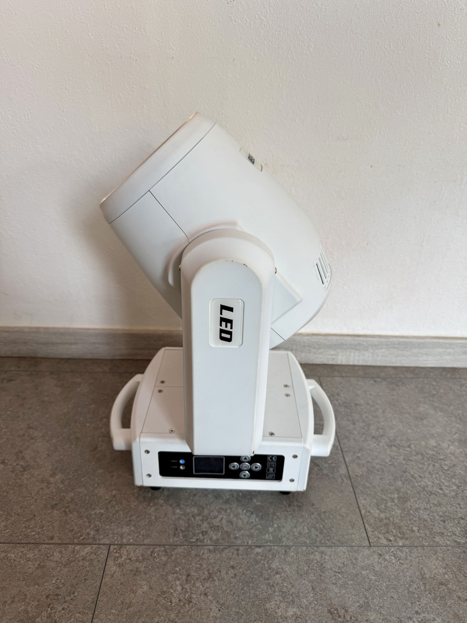 Akku Wireless DMX Moving Head Beam Seitenansicht