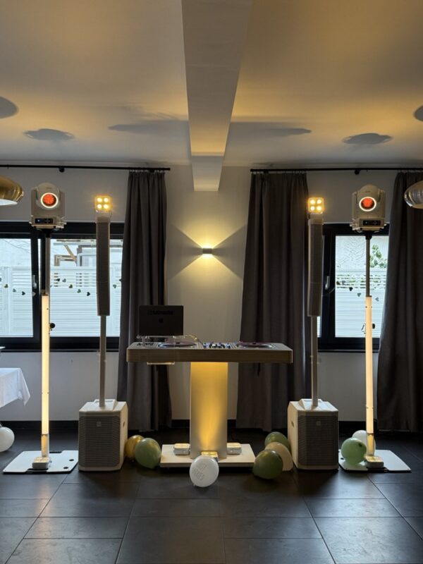 Modern DJ Setup Seehotel Villago Hochzeits DJ